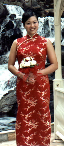 Bridesmaid wearing Chinese dress